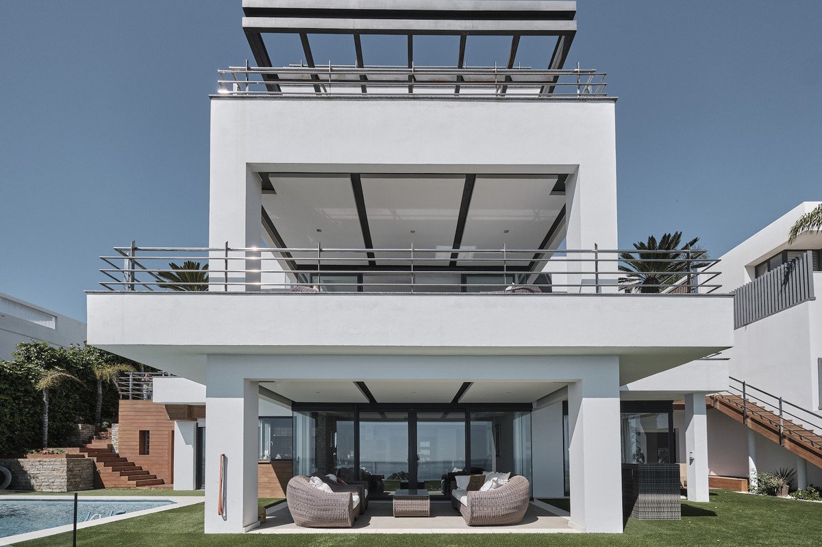 5 Bed Detached Villa in Manilva