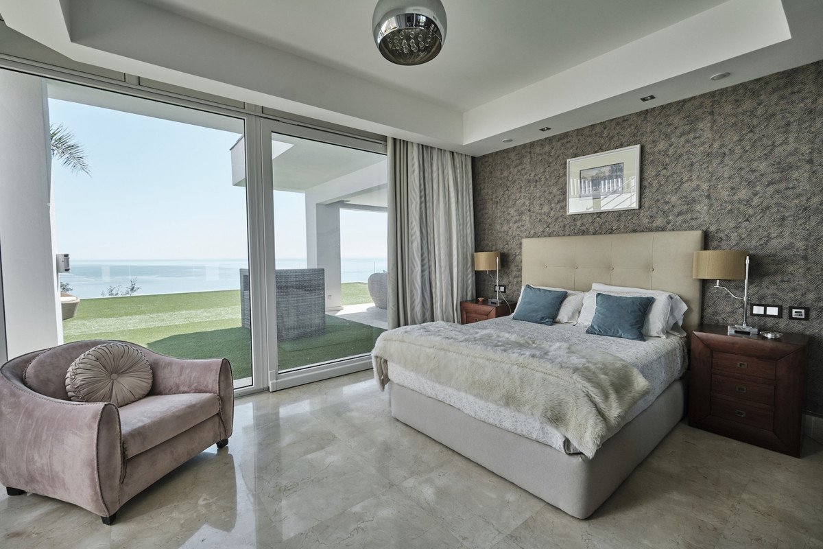 5 Bed Detached Villa in Manilva