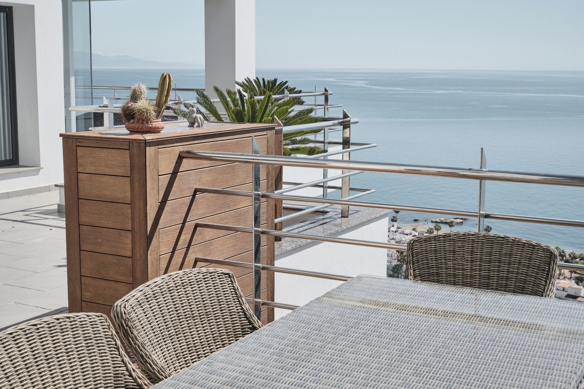 5 Bed Detached Villa in Manilva