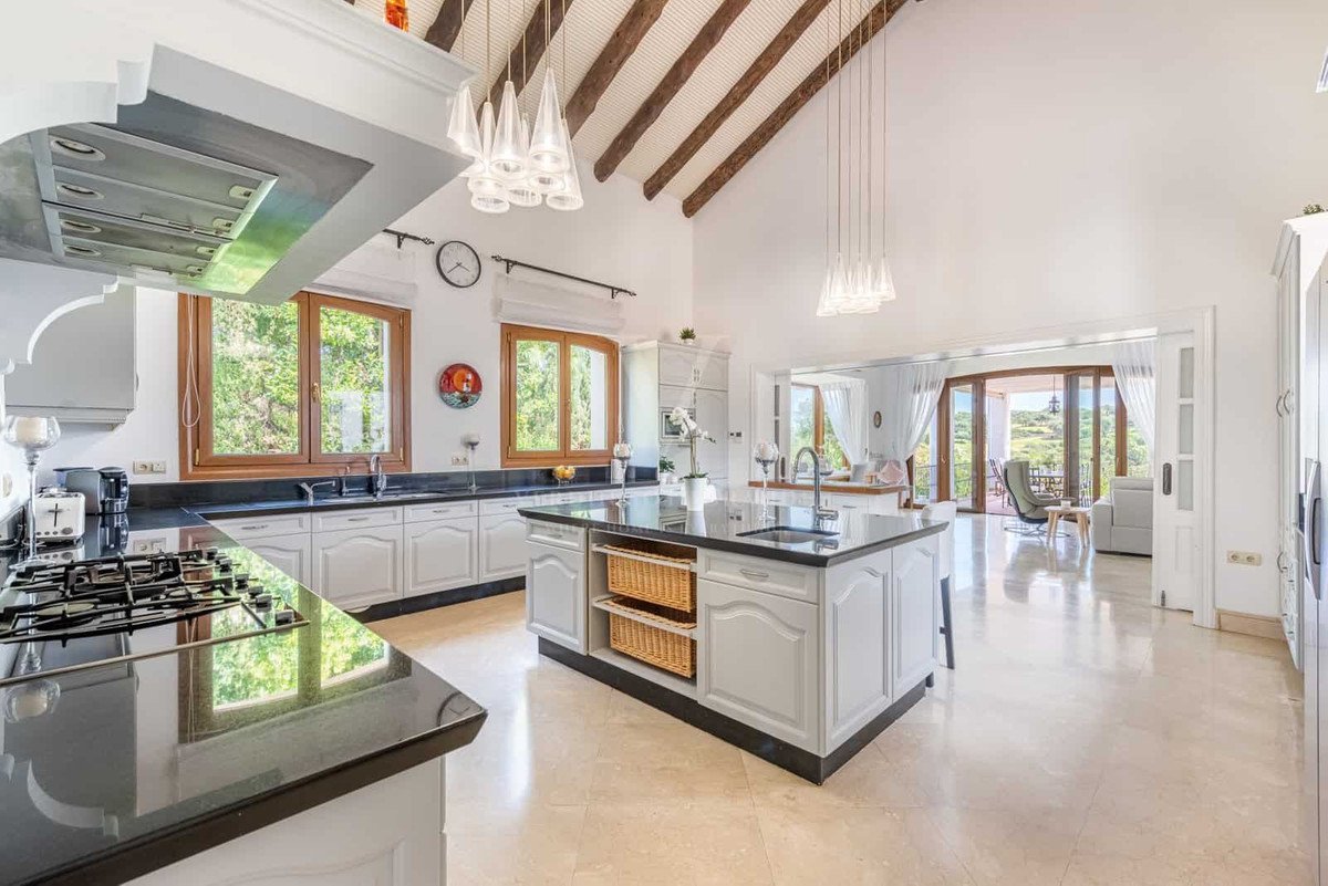 7 Bed Detached Villa in Sotogrande Alto
