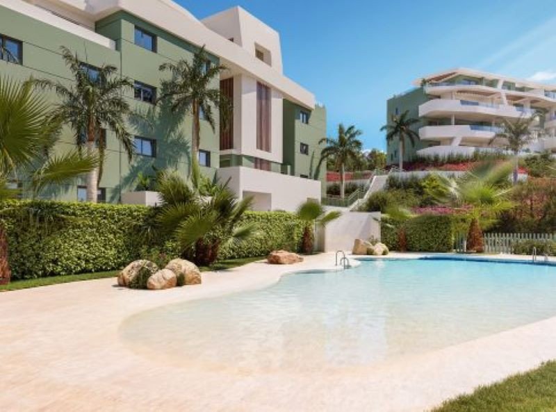 2 Bed Middle Floor Apartment in Calanova Golf