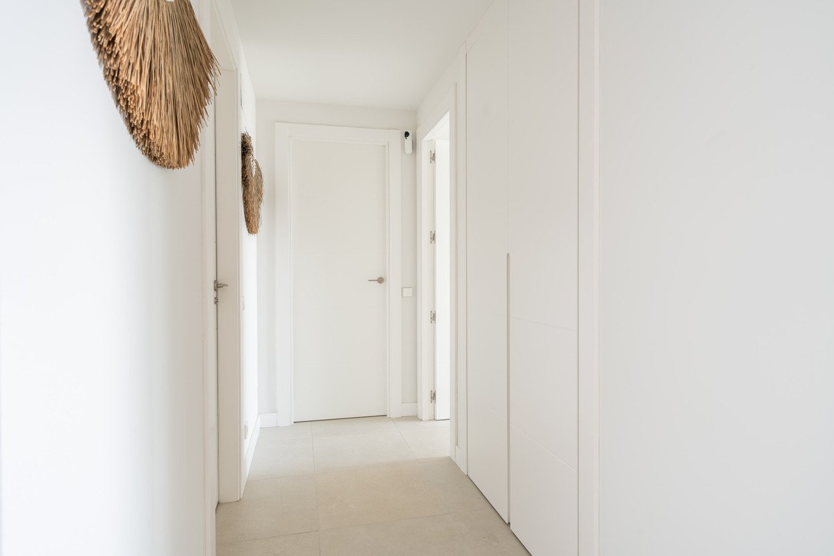 2 Bed Middle Floor Apartment in Calanova Golf