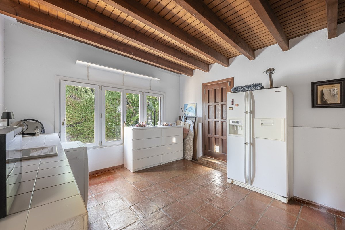 6 Bed Detached Villa in Sotogrande Alto