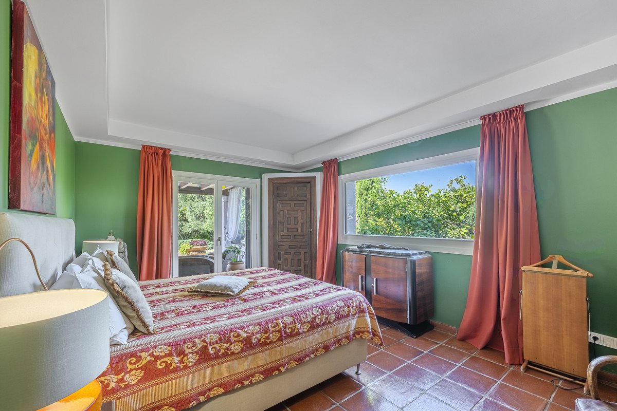 6 Bed Detached Villa in Sotogrande Alto