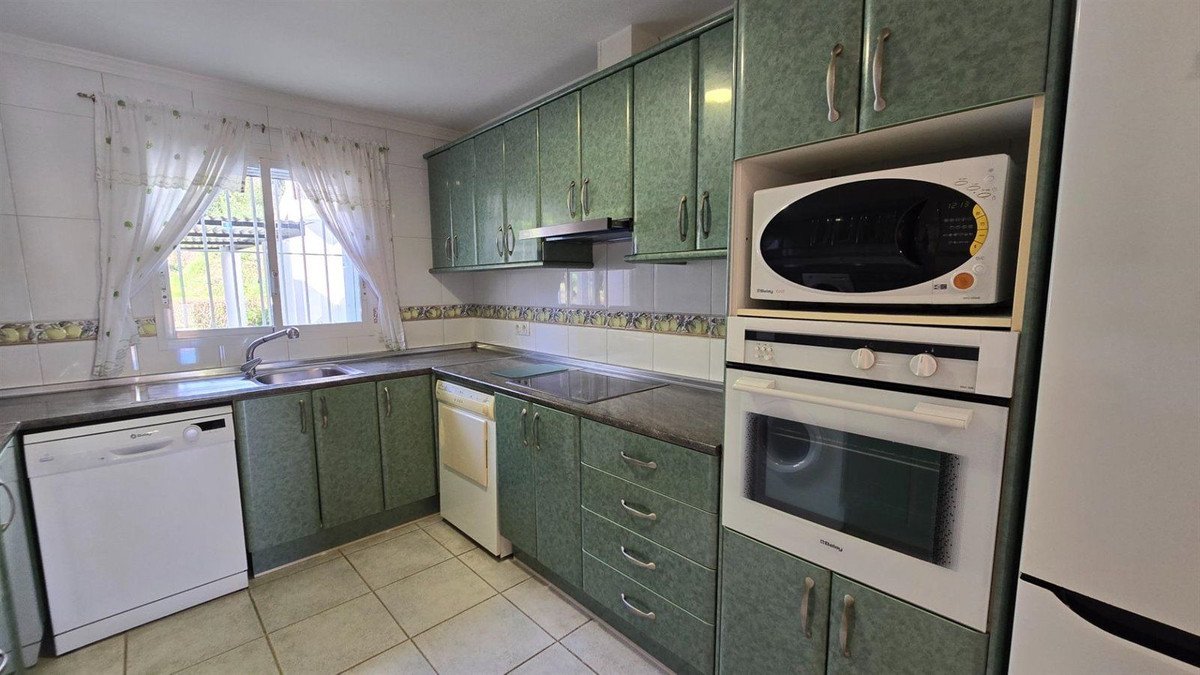 2 Bed Ground Floor Apartment in La Quinta