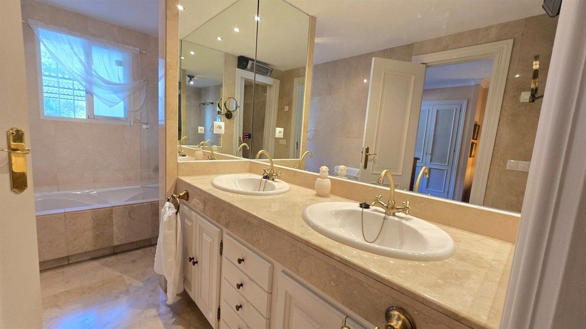 2 Bed Ground Floor Apartment in La Quinta