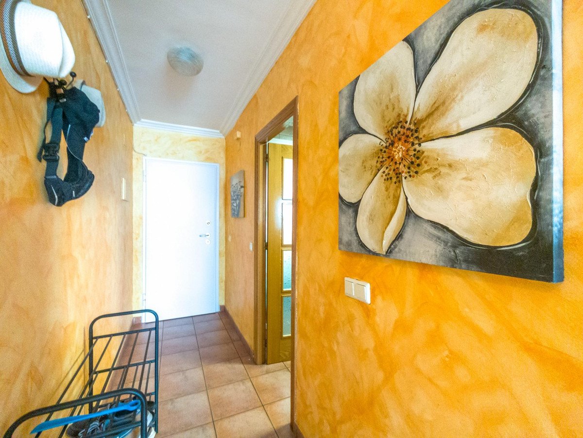 2 Bed Middle Floor Apartment in Torrevieja