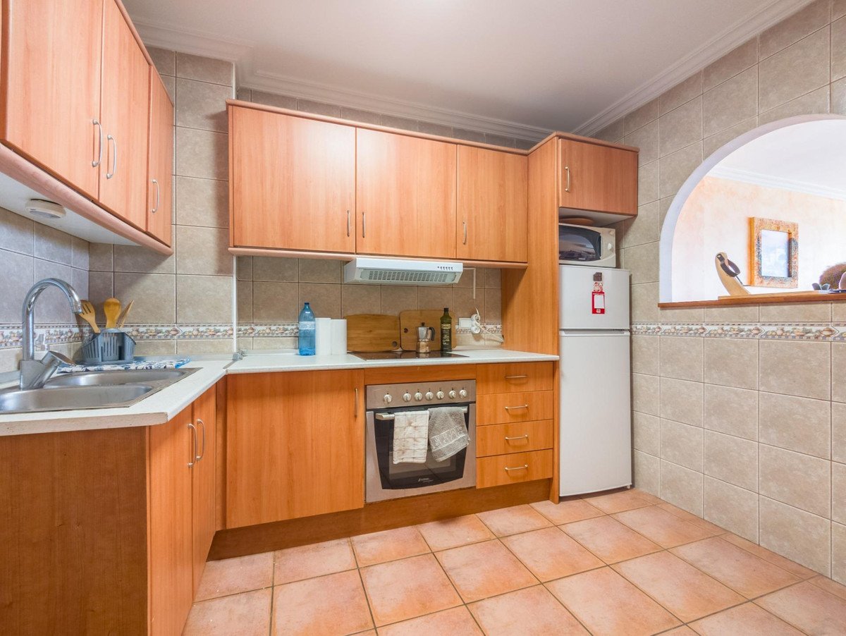 2 Bed Middle Floor Apartment in Torrevieja