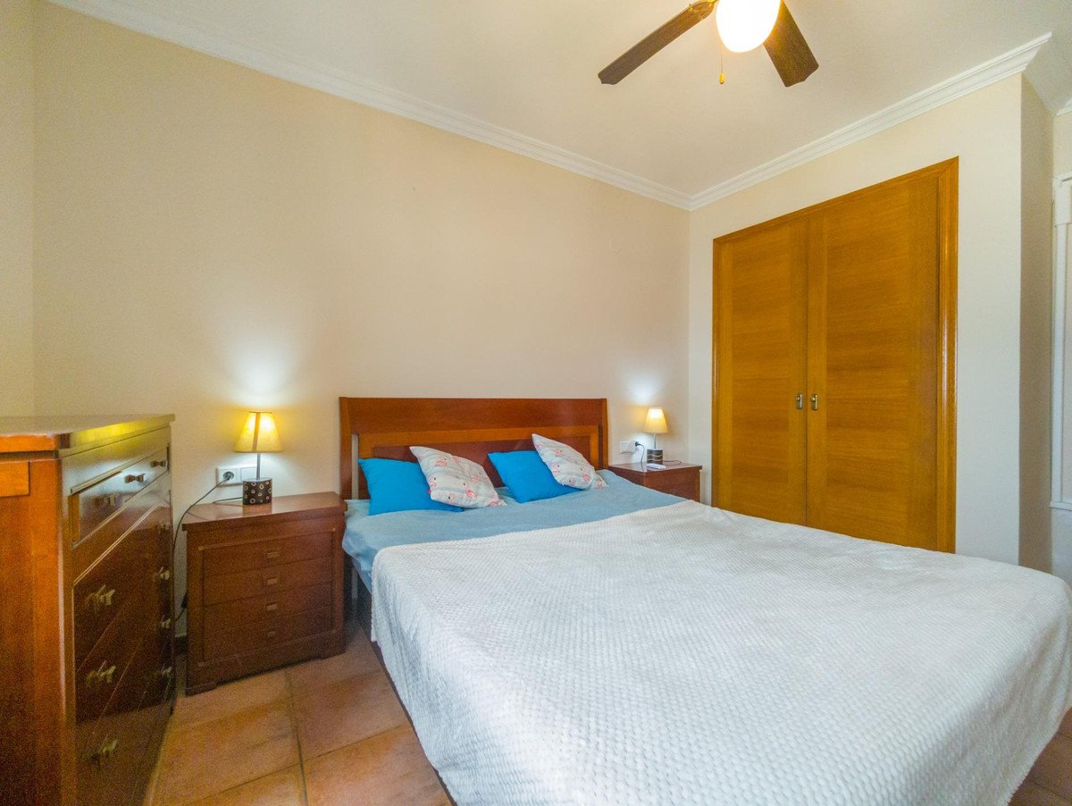 2 Bed Middle Floor Apartment in Torrevieja