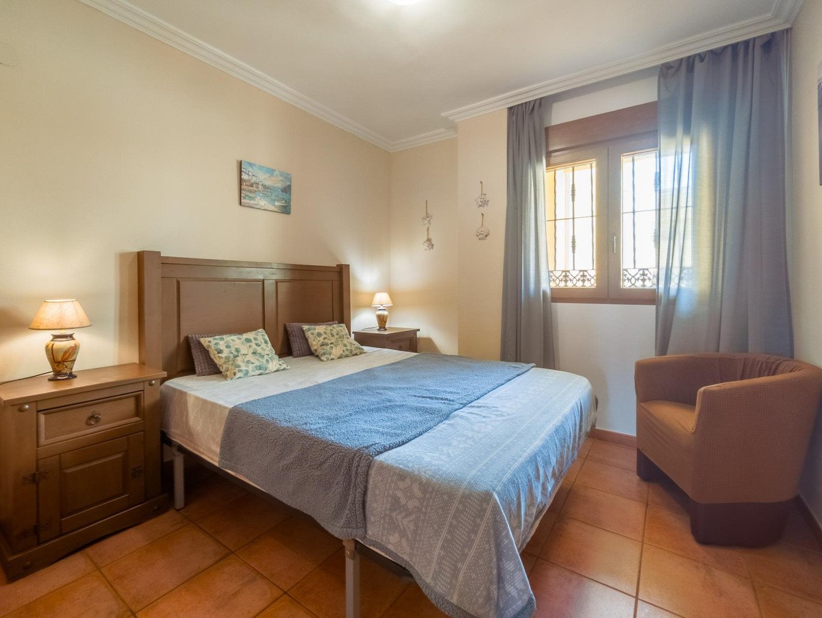 2 Bed Middle Floor Apartment in Torrevieja