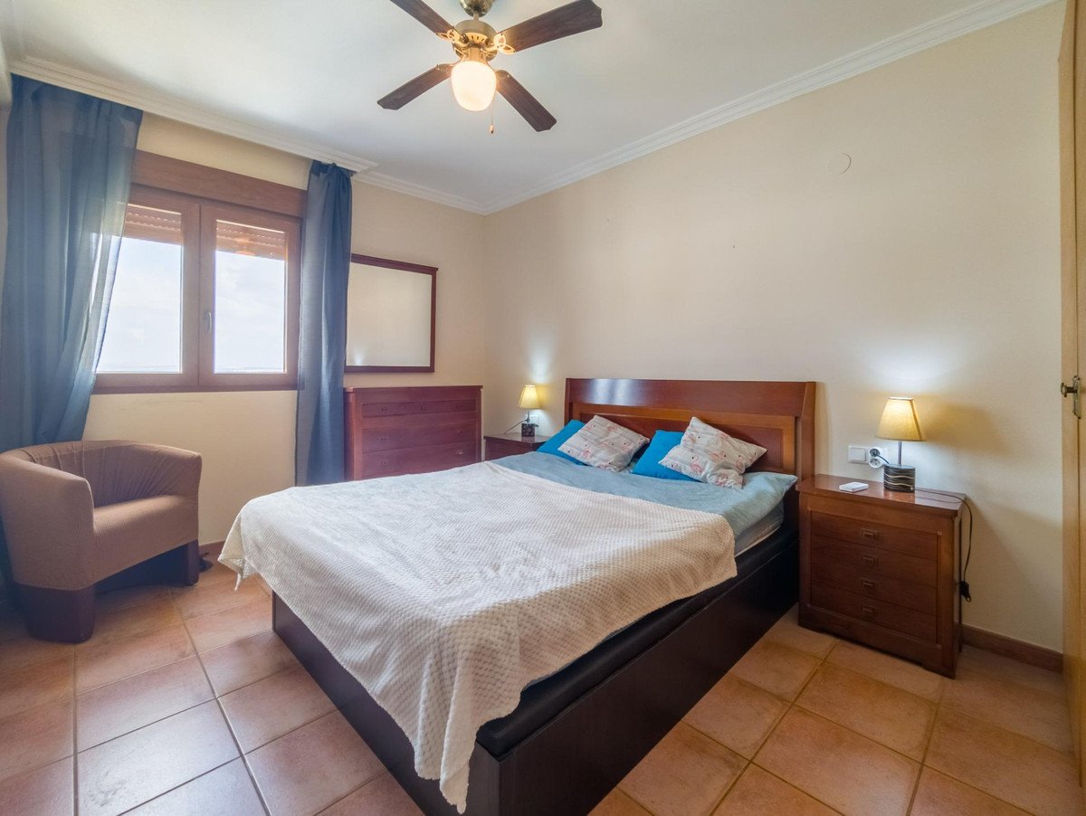 2 Bed Middle Floor Apartment in Torrevieja