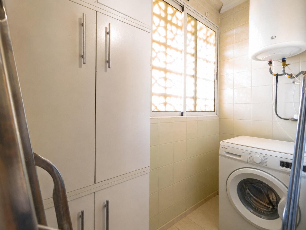 2 Bed Middle Floor Apartment in Torrevieja