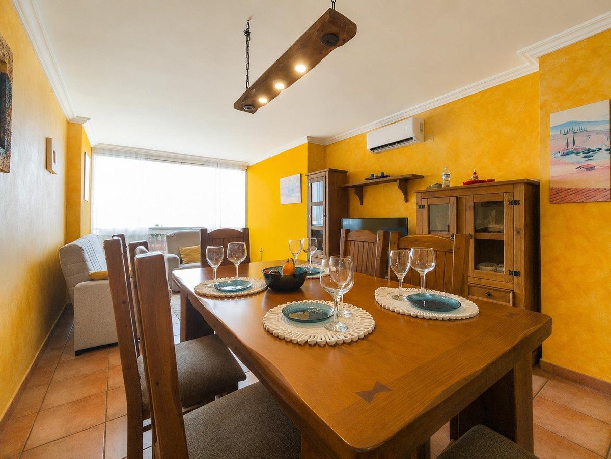 2 Bed Middle Floor Apartment in Torrevieja