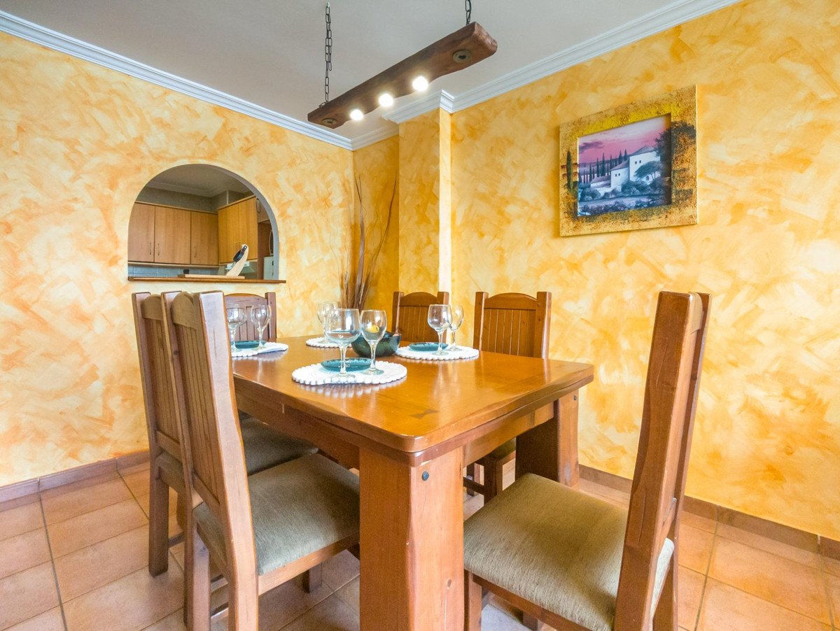 2 Bed Middle Floor Apartment in Torrevieja