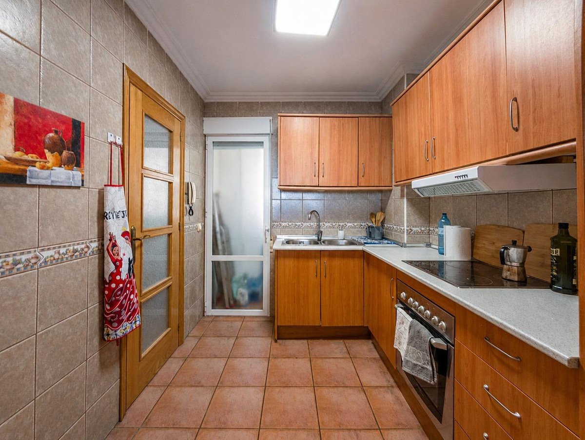 2 Bed Middle Floor Apartment in Torrevieja