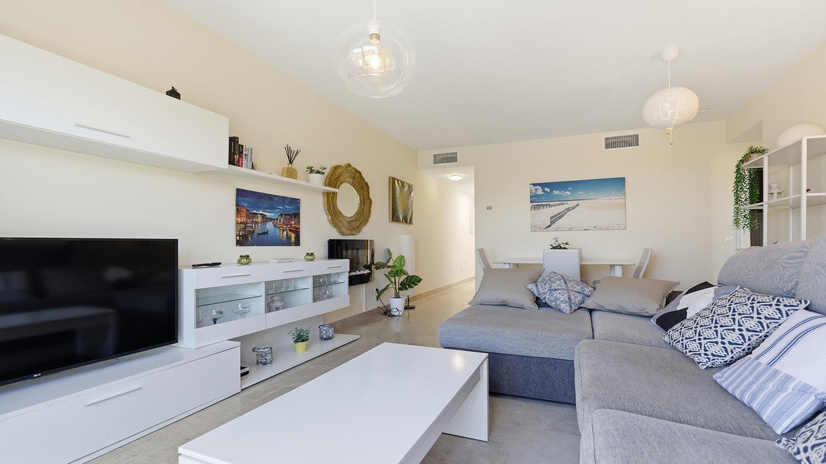 2 Bed Penthouse in La Duquesa