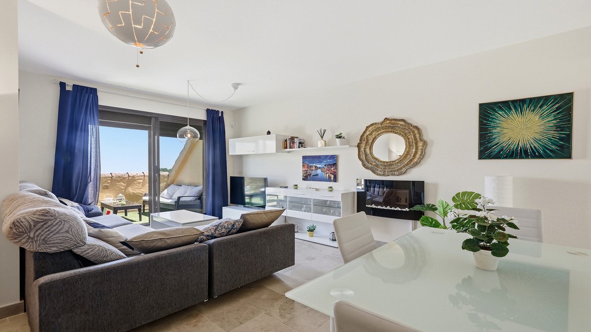 2 Bed Penthouse in La Duquesa