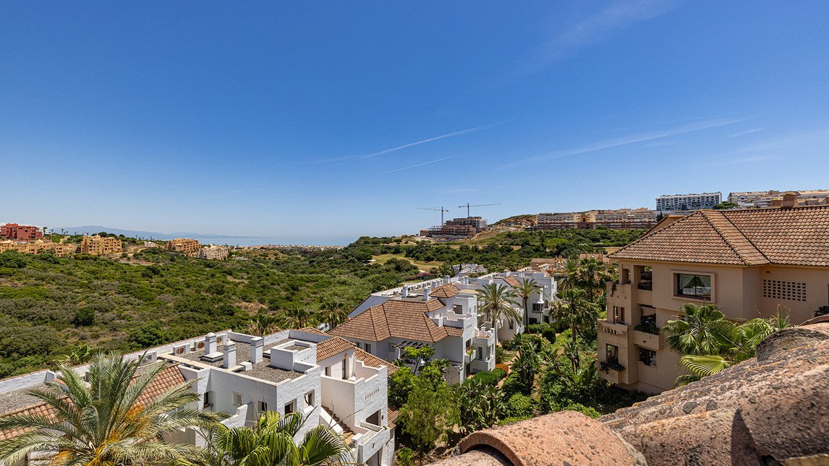 2 Bed Penthouse in La Duquesa