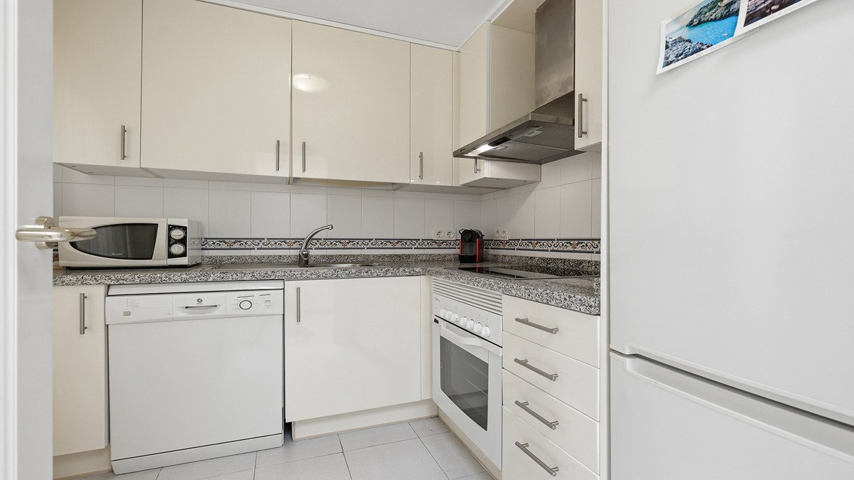 2 Bed Penthouse in La Duquesa