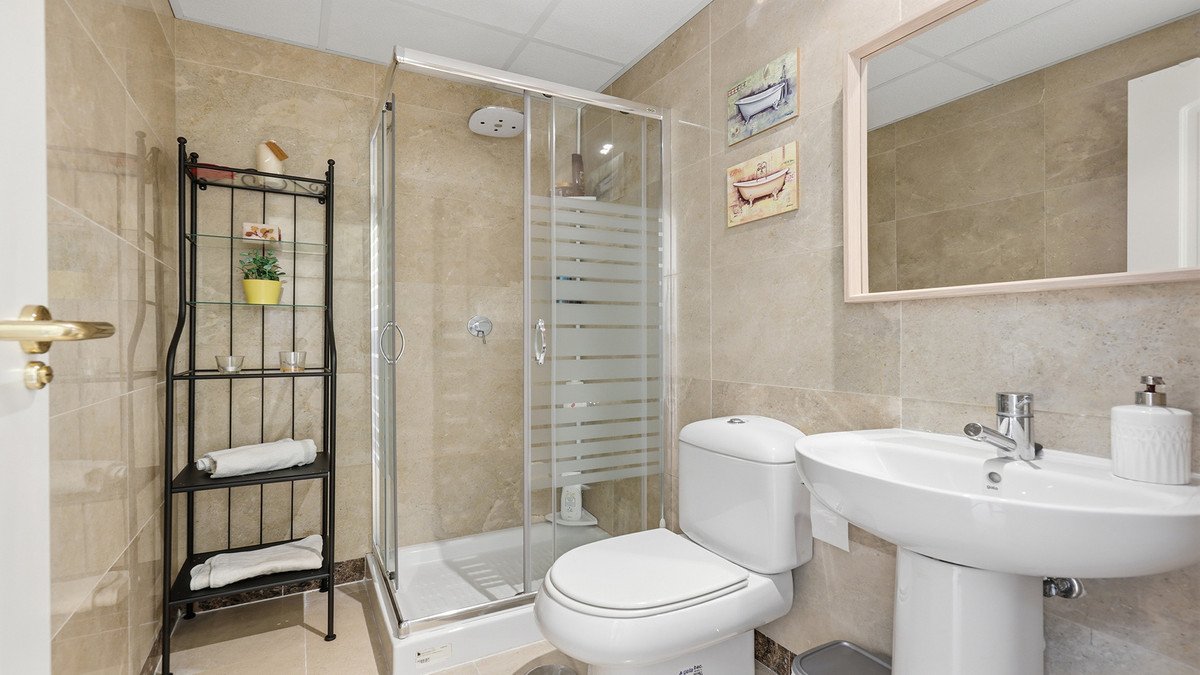 2 Bed Penthouse in La Duquesa