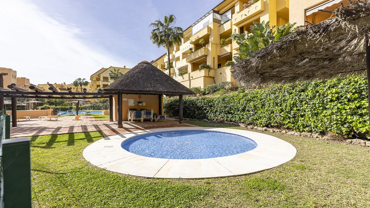 2 Bed Penthouse in La Duquesa