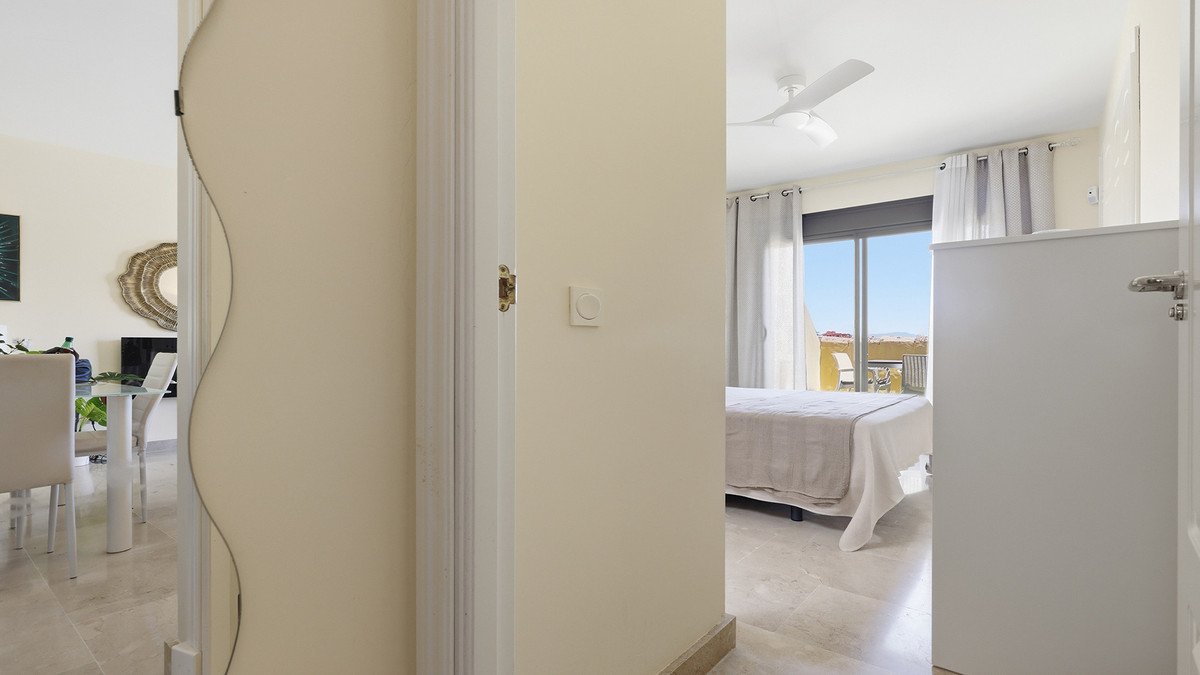 2 Bed Penthouse in La Duquesa