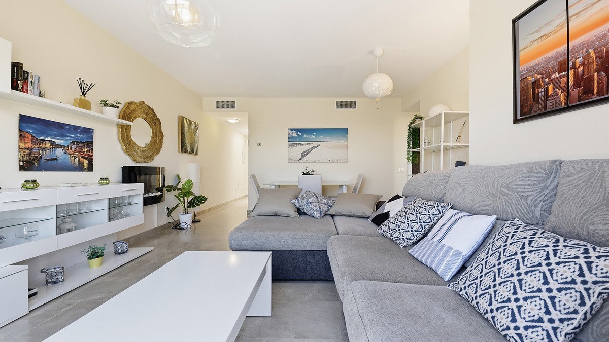 2 Bed Penthouse in La Duquesa