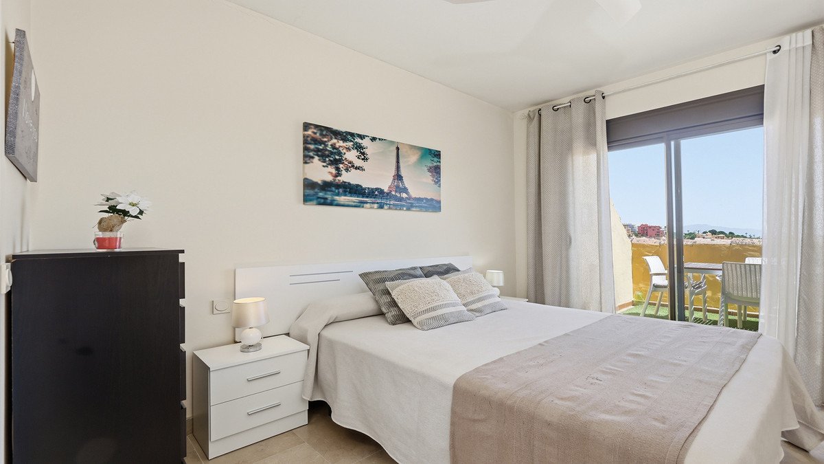 2 Bed Penthouse in La Duquesa