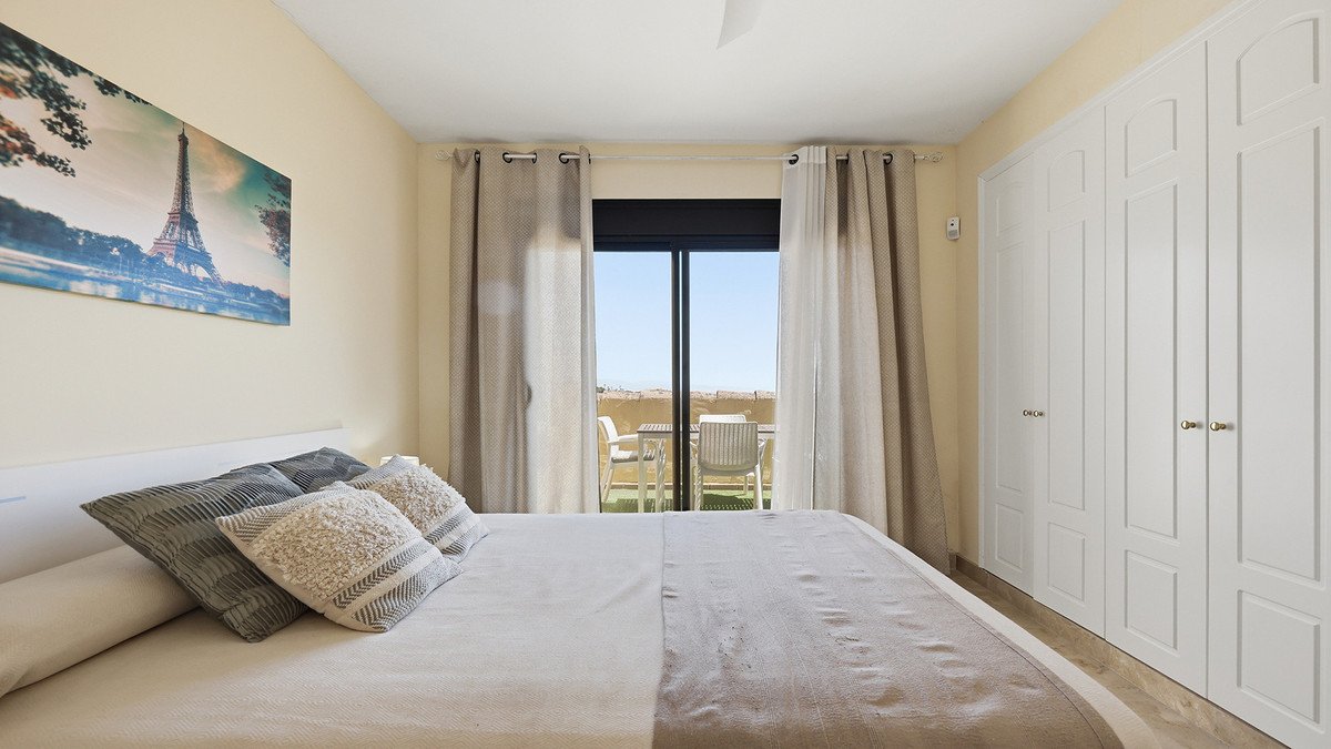 2 Bed Penthouse in La Duquesa