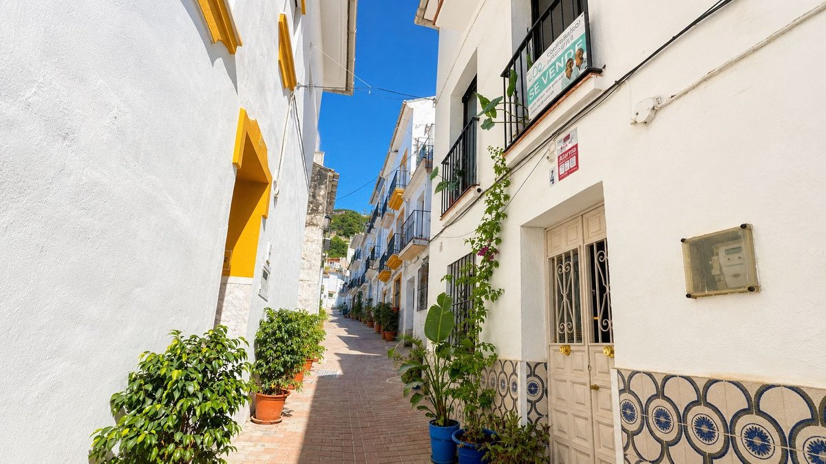 2 Bed Semi-Detached House in Ojén
