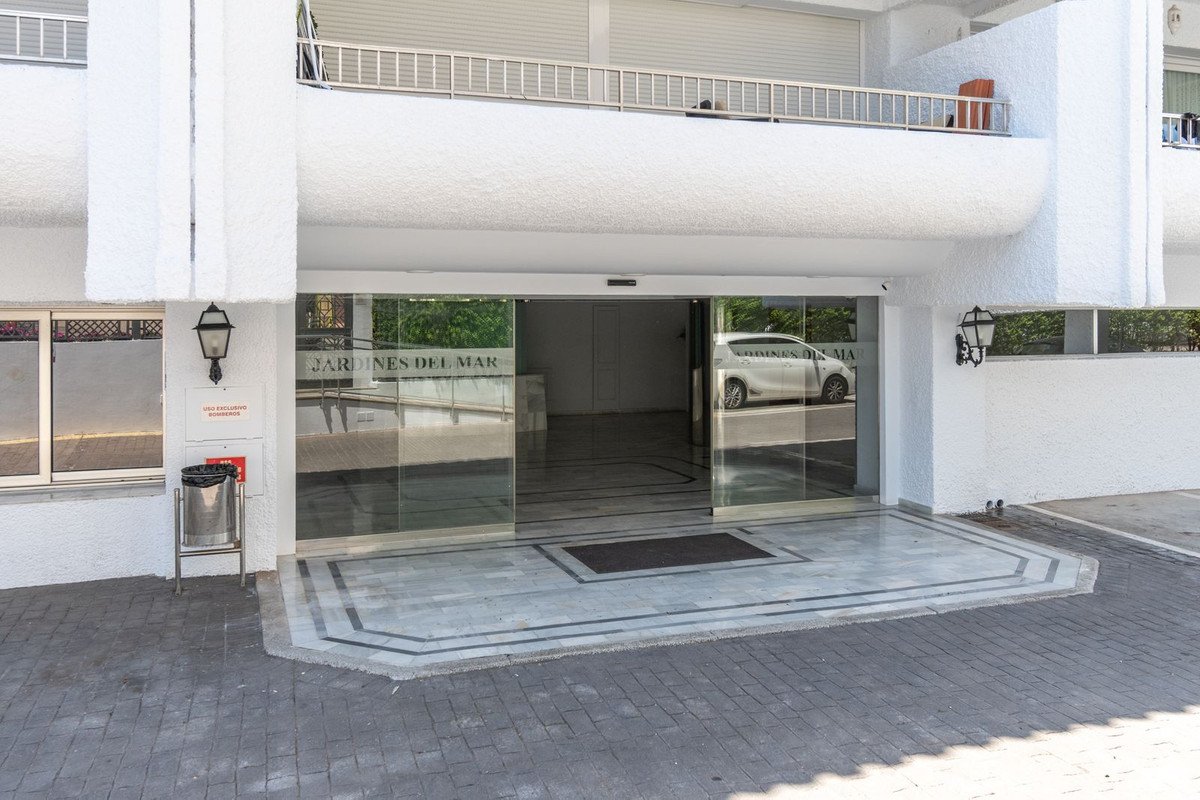 1 Bed Middle Floor Apartment in The Golden Mile