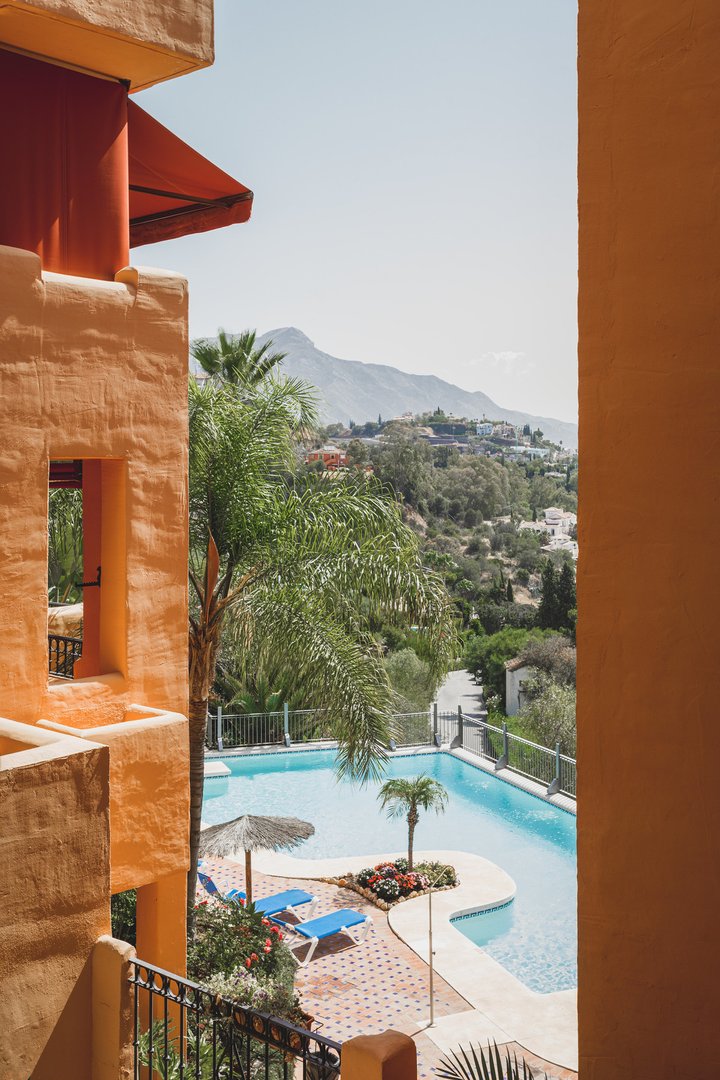 2 Bed Middle Floor Apartment in Benahavís