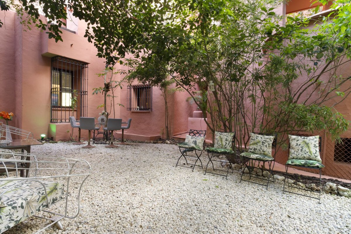 2 Bed Ground Floor Apartment in Los Almendros