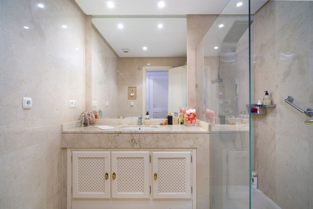 2 Bed Ground Floor Apartment in Los Almendros