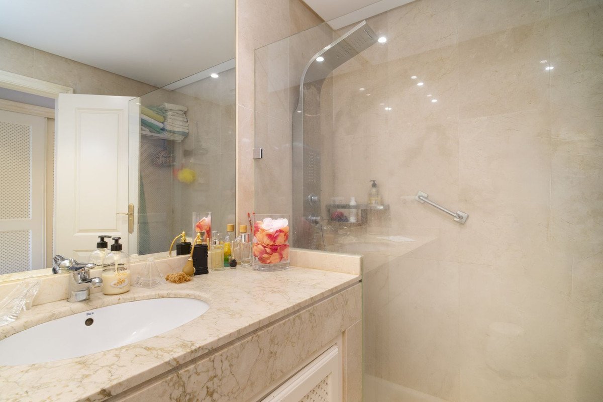 2 Bed Ground Floor Apartment in Los Almendros