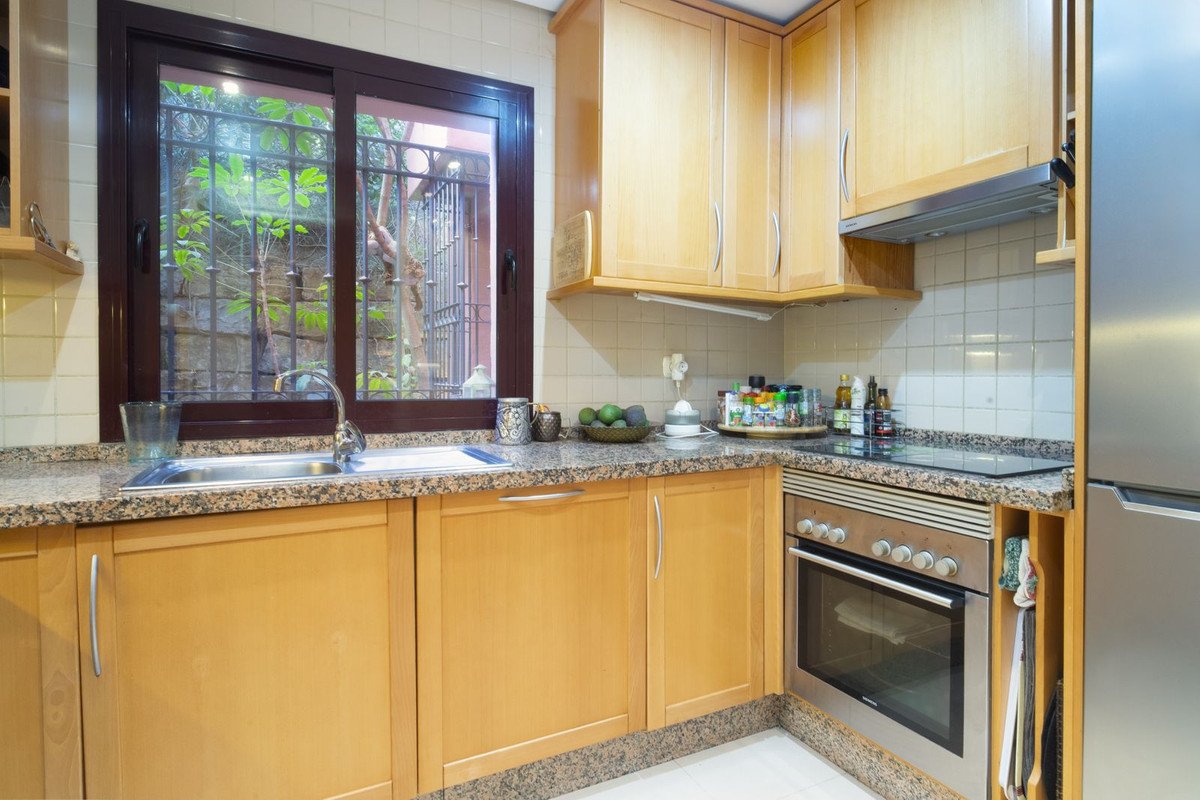 2 Bed Ground Floor Apartment in Los Almendros