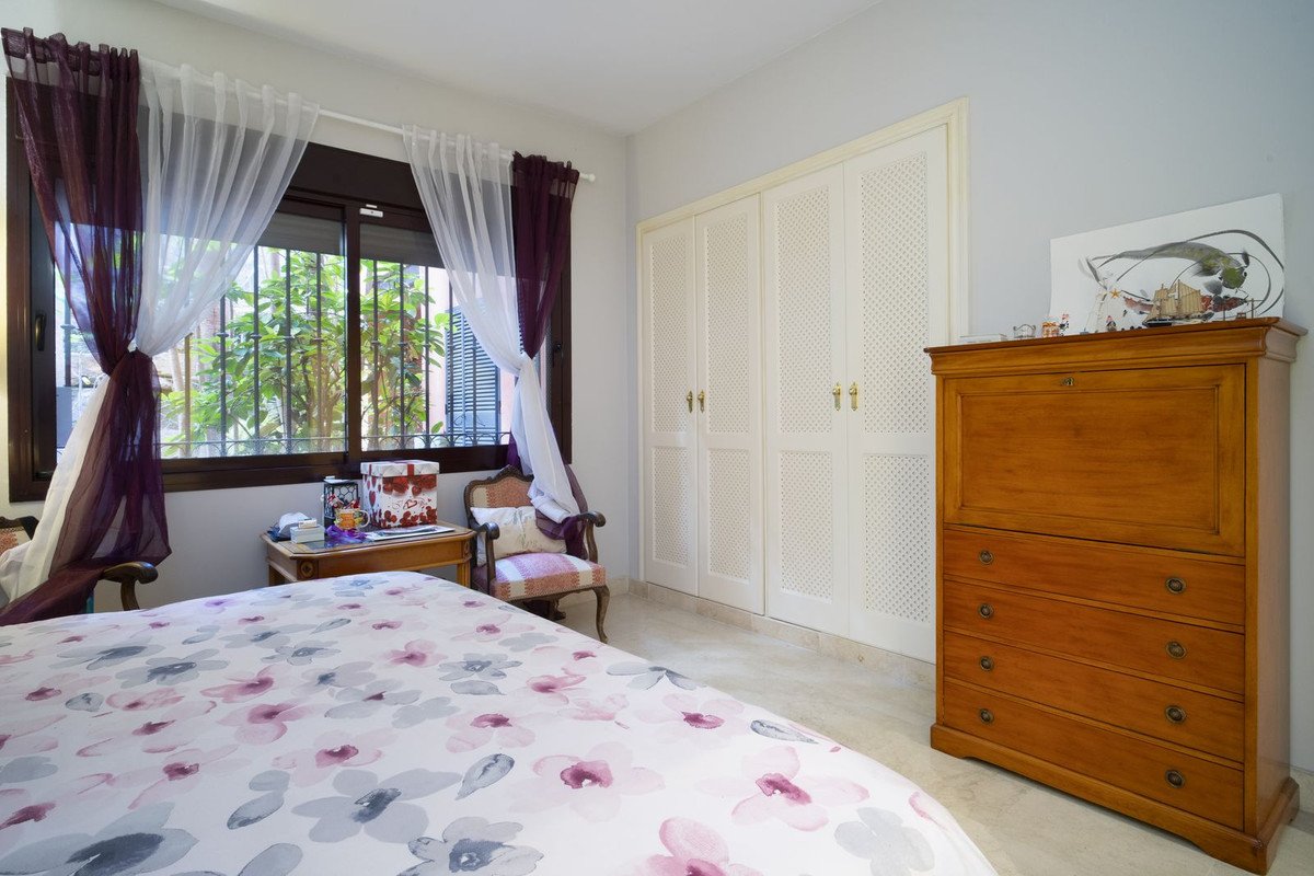 2 Bed Ground Floor Apartment in Los Almendros