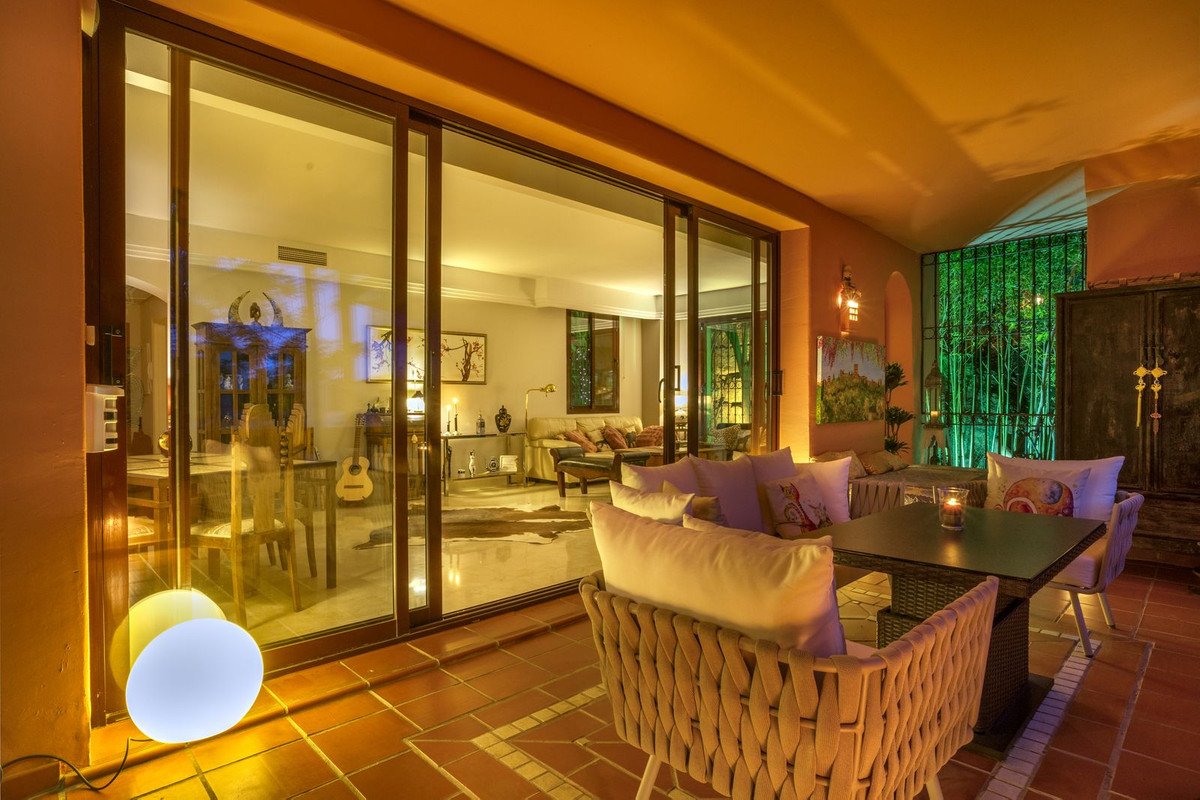 2 Bed Ground Floor Apartment in Los Almendros