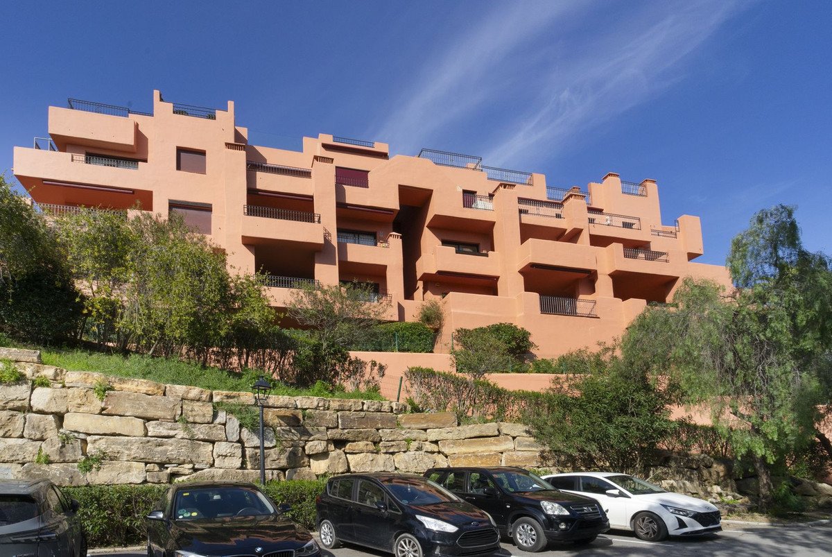 2 Bed Ground Floor Apartment in Los Almendros