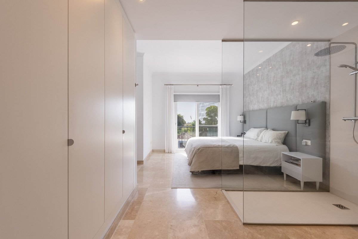 2 Bed Penthouse Duplex in Benahavís