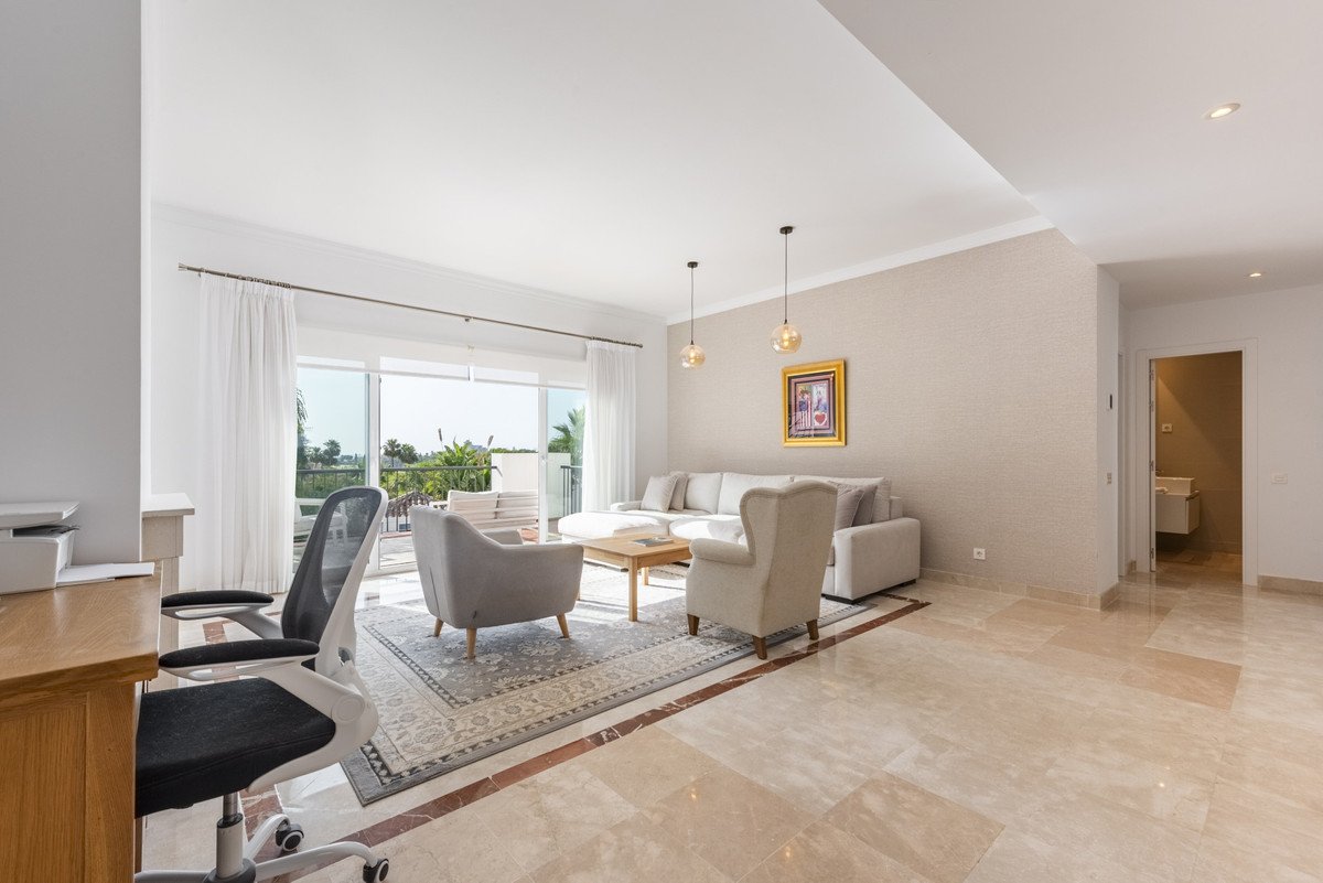 2 Bed Penthouse Duplex in Benahavís
