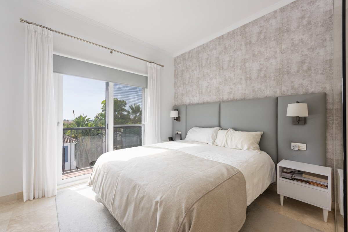 2 Bed Penthouse Duplex in Benahavís