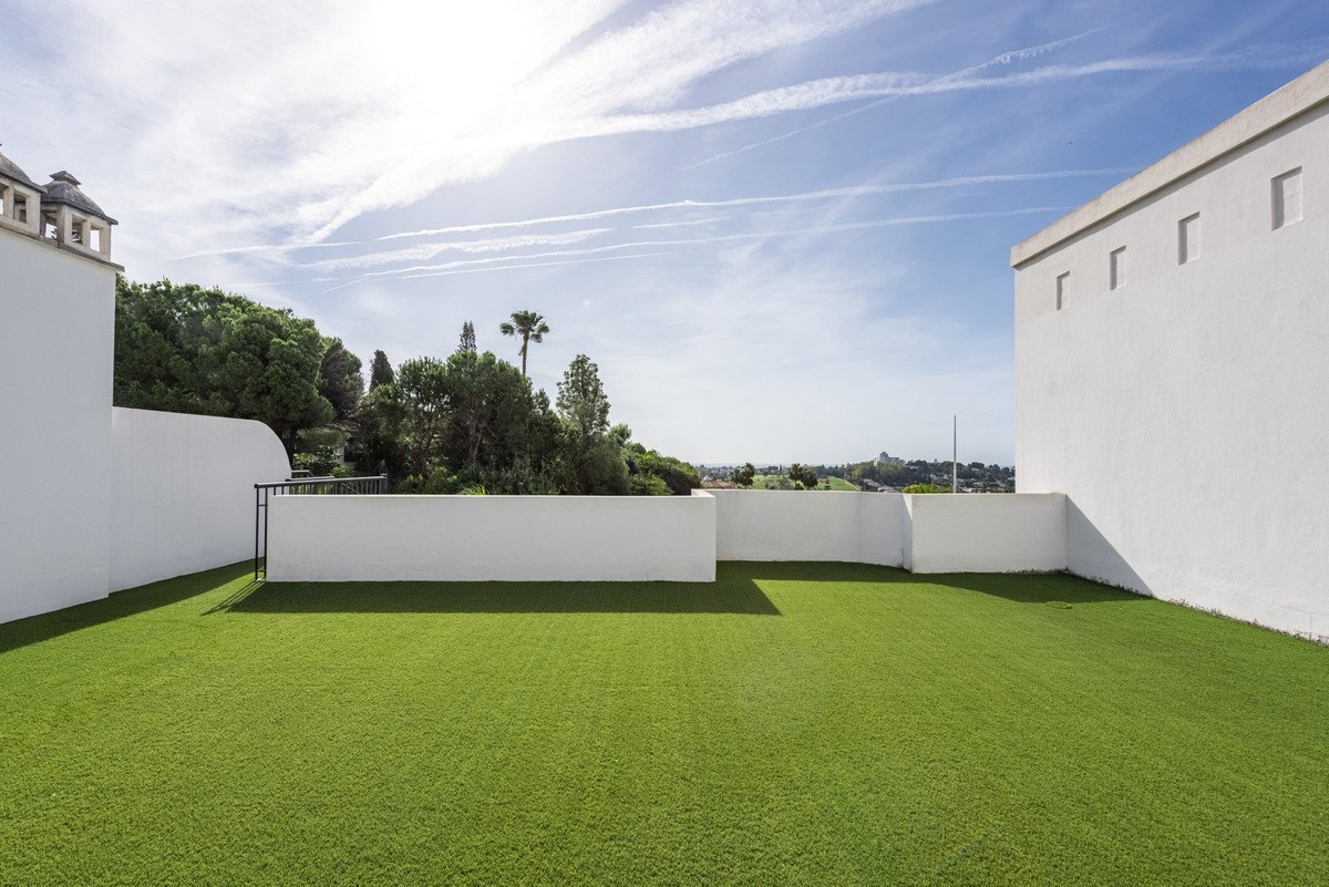 2 Bed Penthouse Duplex in Benahavís