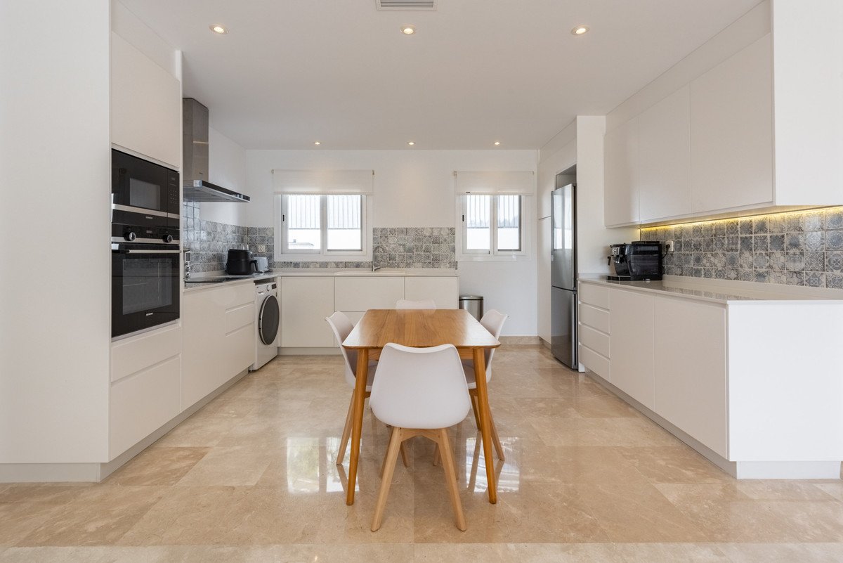 2 Bed Penthouse Duplex in Benahavís