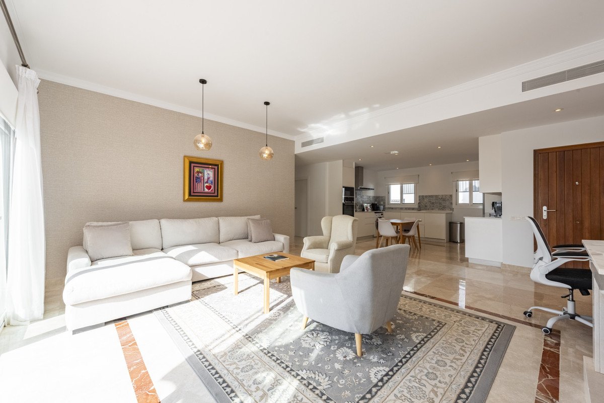 2 Bed Penthouse Duplex in Benahavís