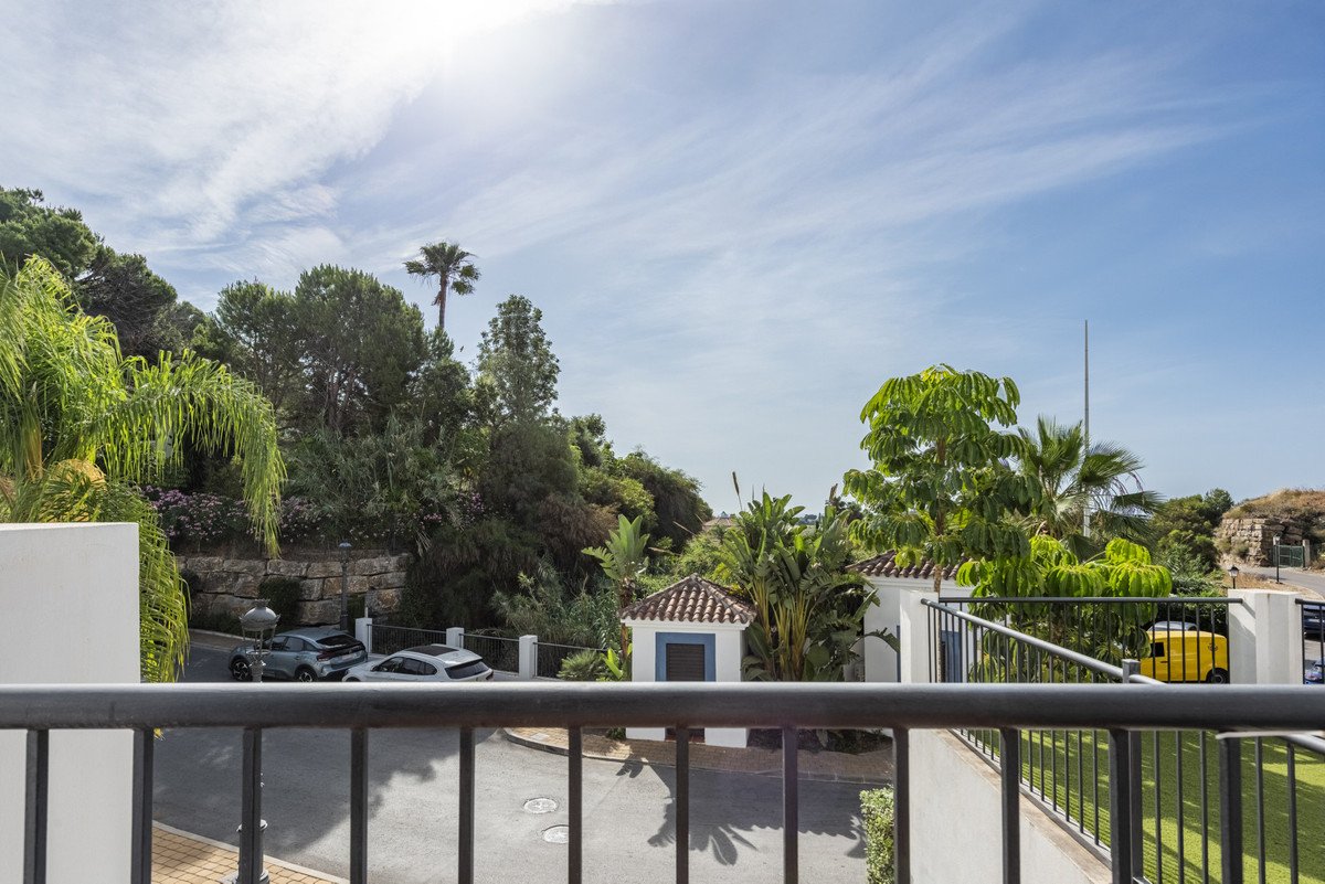 2 Bed Penthouse Duplex in Benahavís