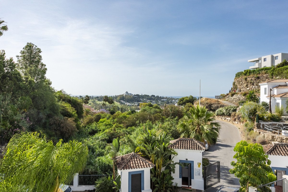 2 Bed Penthouse Duplex in Benahavís