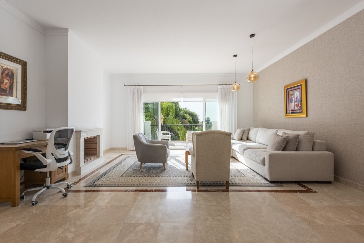 2 Bed Penthouse Duplex in Benahavís