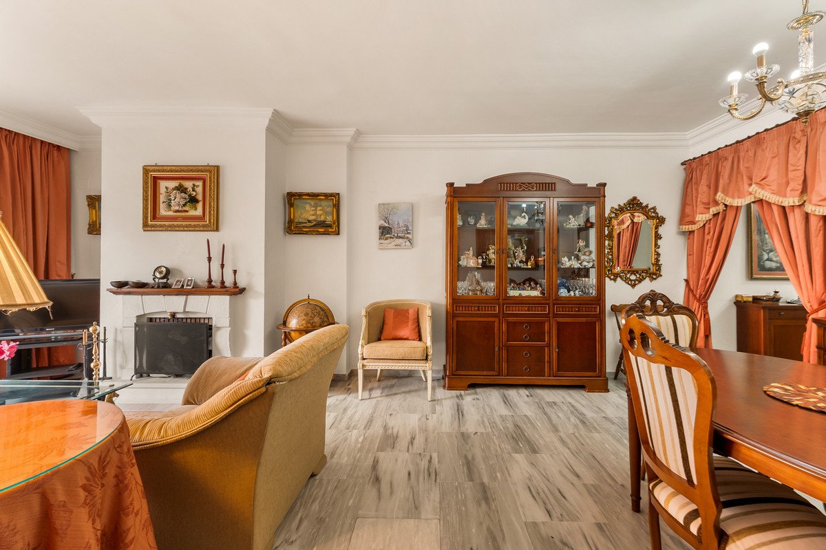 4 Bed Penthouse Duplex in Guadalmina Baja