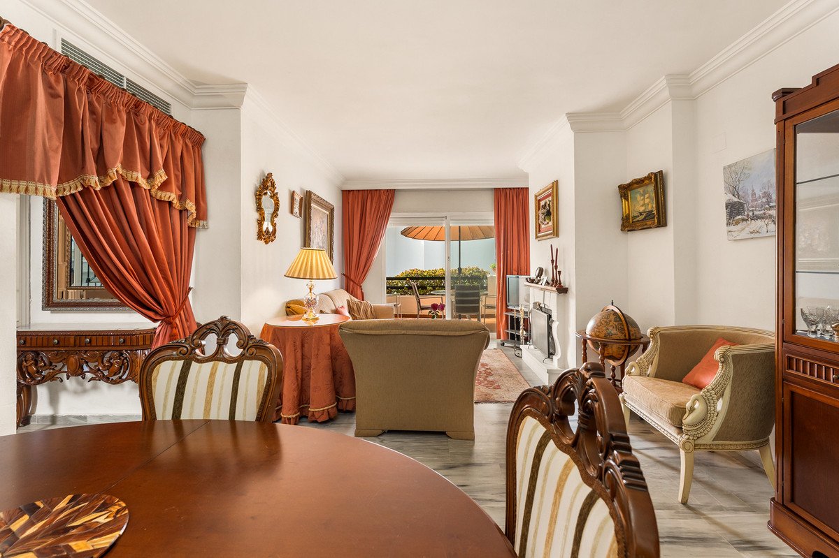4 Bed Penthouse Duplex in Guadalmina Baja